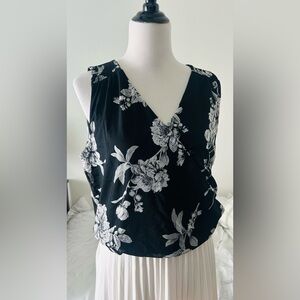 White House Black Market L faux wrap Floral Black gray sleeveless Top